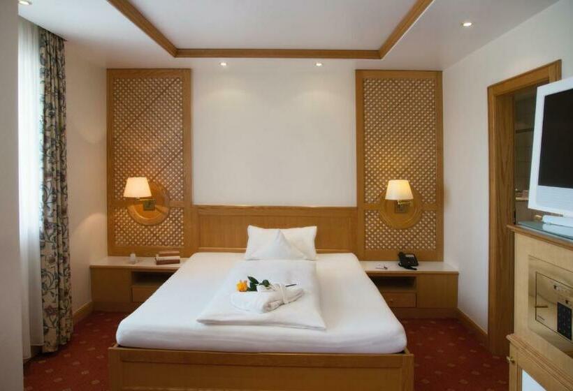 اتاق لوکس یک تخته, Thermenhotel Quellenhof