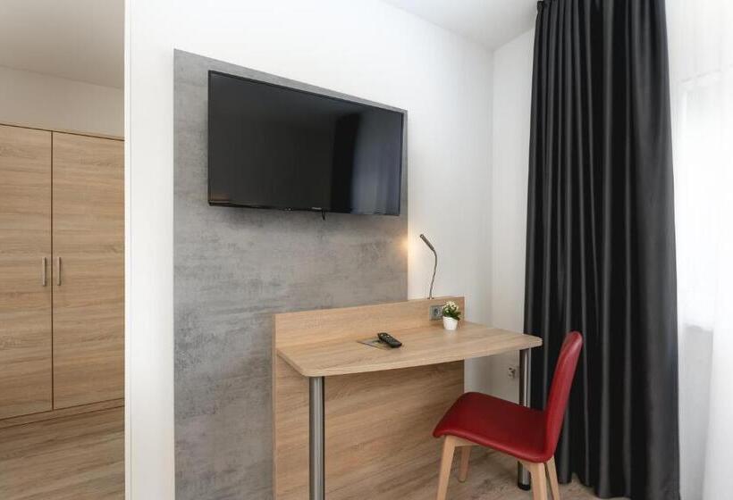 غرفة قياسية ثلاثية, Zur Blume Hotel & Restaurant Efringen Kirchen Bei Basel