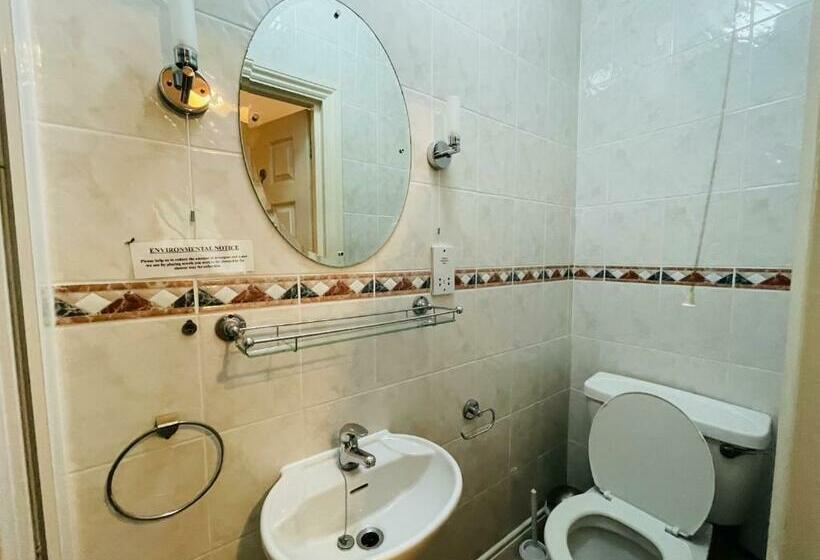 Номер Стандарт, Pickwicks Guest House