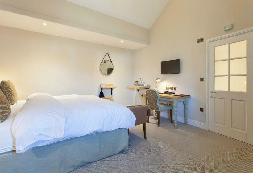 Номер Deluxe, The Inn West End