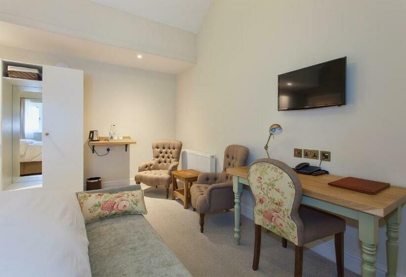 Номер Deluxe, The Inn West End