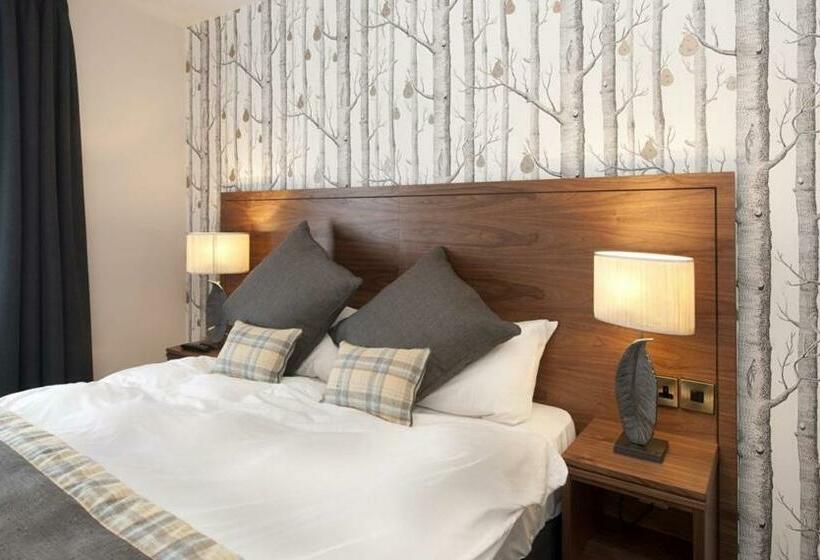 Семейный Номер, The Queen Hotel Wetherspoon