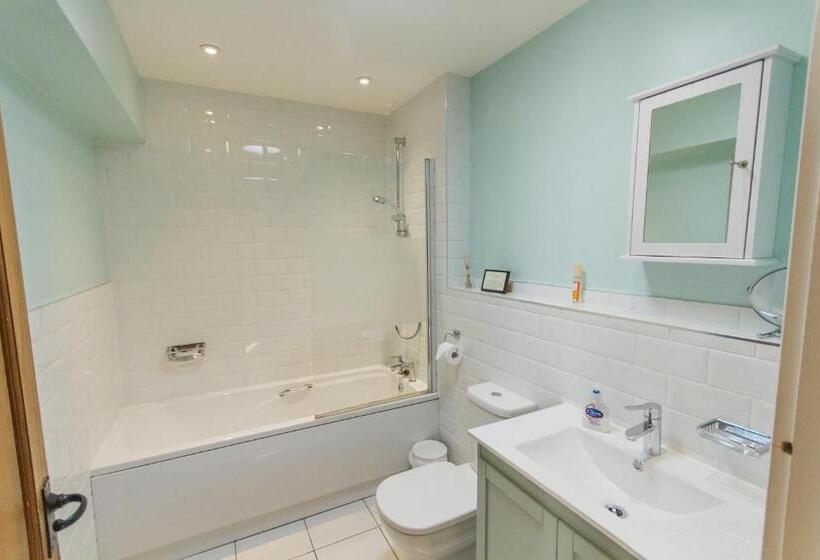 Дом 2 Спальни, Robin Hood Farm B&b
