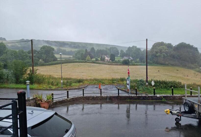Семейный Номер, Castle Lodge   Brecon Beacons Accommodation