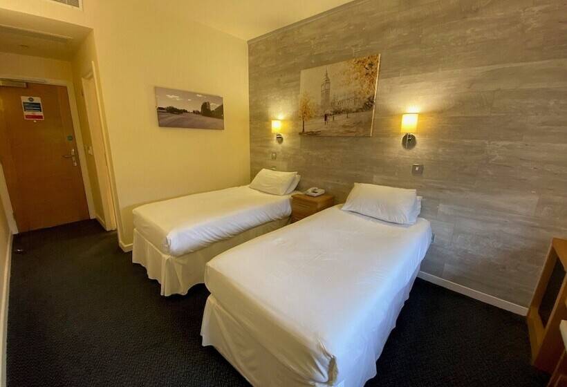 Номер Стандарт, Dudsbury Golf Club   And Spa
