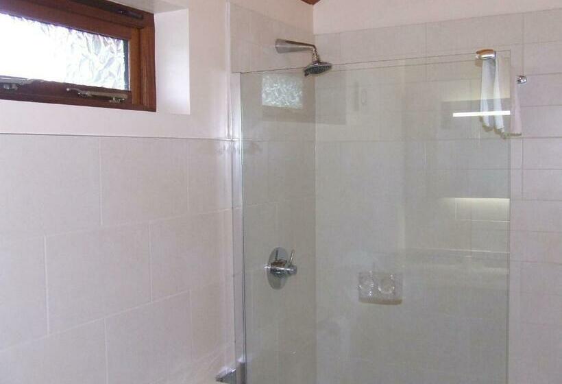 Quarto Estandar, Calderfields Golf & Country Club