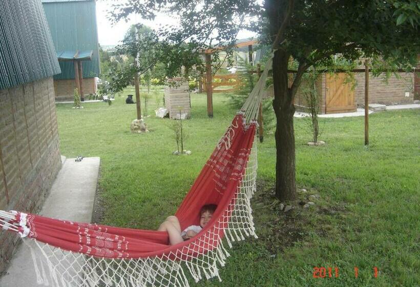 بنجلو قياسى, Cabañas Ecos Del Rio