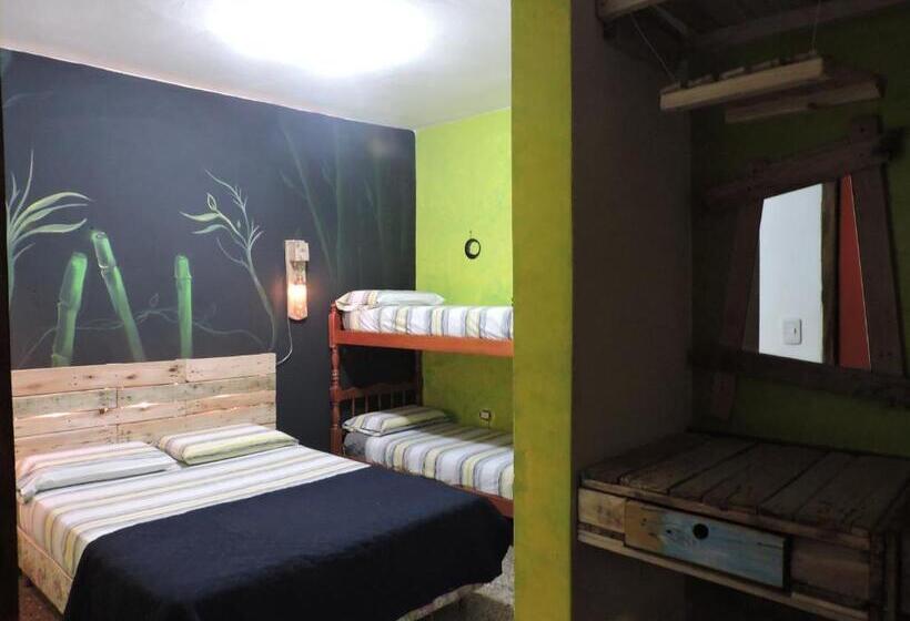 四人标准间, Carrusel Art Hostel