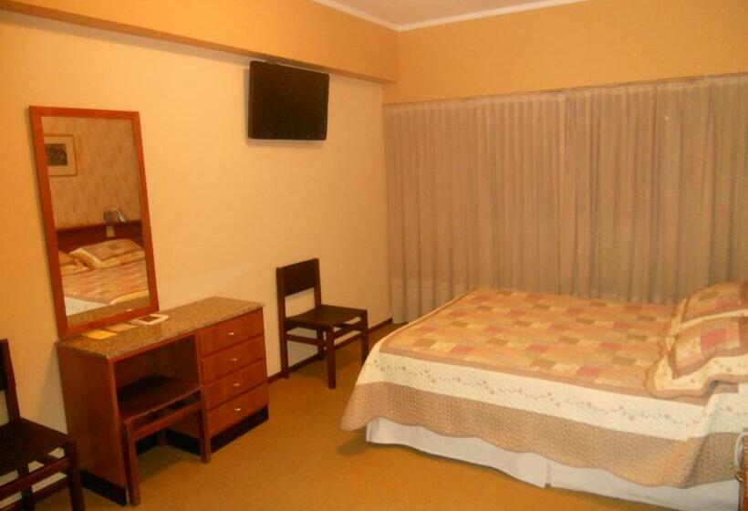 اتاق استاندارد سه نفره, Hostal Santa Fe De La Veracruz