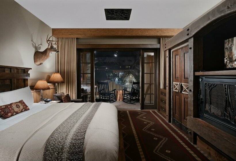חדר סטנדרט עם מיטת קינג, Big Cypress Lodge