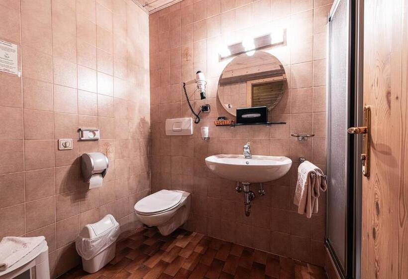 Family Suite, Goldene Rose