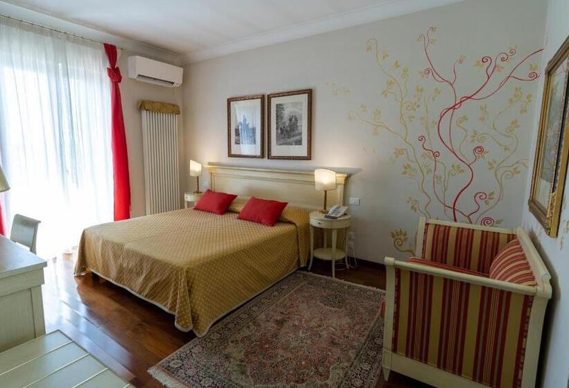 Quarto Estandar, Le Muse