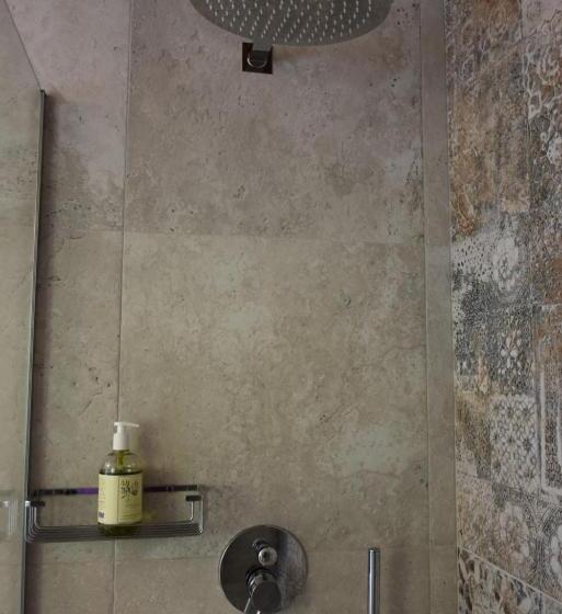 اتاق لوکس با تخت بزرگ, Masseria Tenuta Flora Maria