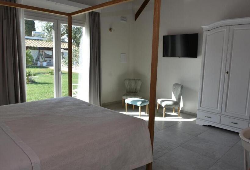 اتاق لوکس با تخت بزرگ, Masseria Tenuta Flora Maria