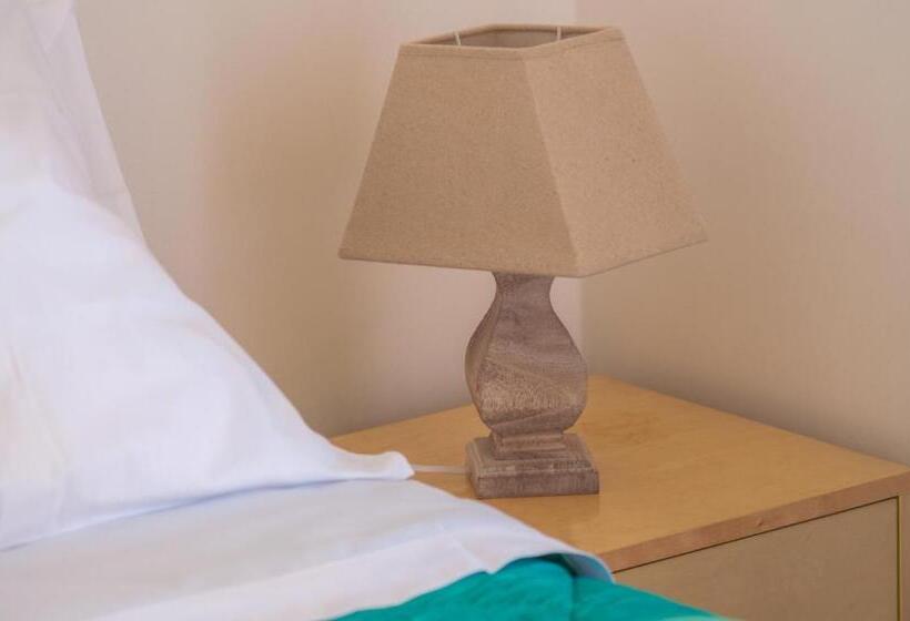 اتاق استاندارد با بالکن, Melo Accommodations