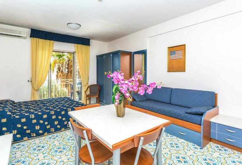 스탠다드 스튜디오, Club Residence La Castellana