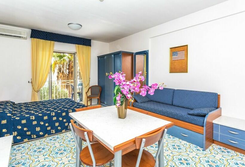 스탠다드 스튜디오, Club Residence La Castellana