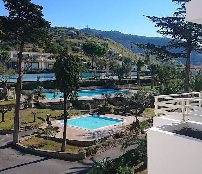 استودیوی سوپریور, Club Residence La Castellana