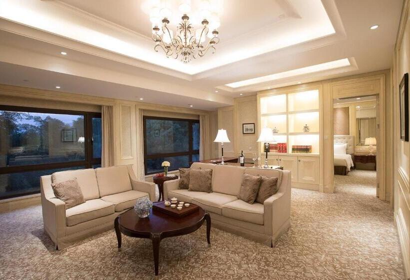סוויטת אקזקיוטיב עם נוף לגינה, Carp Islet Resort Fuzhou