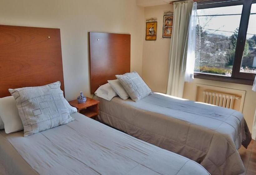 اتاق خانوادگی, Le Charme Con Parking