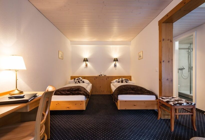 غرفة قياسية ثلاثية, Oberland