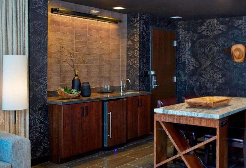 Люкс Executive Кровать Кинг, Renaissance Dallas At Plano Legacy West
