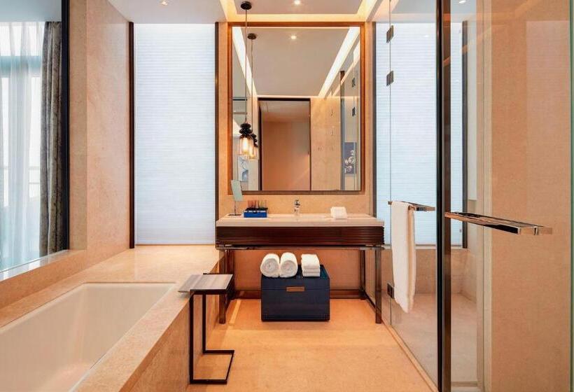 Люкс Клуб, Sheraton Zibo
