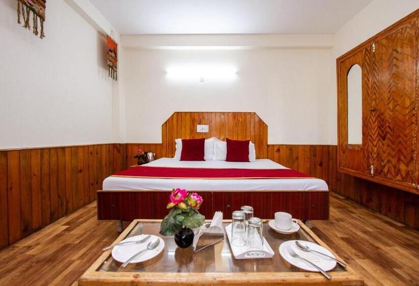 스탠다드 룸 킹사이즈 침대, Mountain Dew Guest House