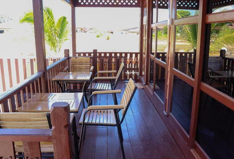 کلبه ییلاقی, D Razna Chalet Pantai Seberang Takir