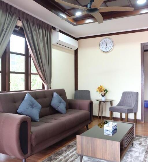 کلبه ییلاقی, D Razna Chalet Pantai Seberang Takir
