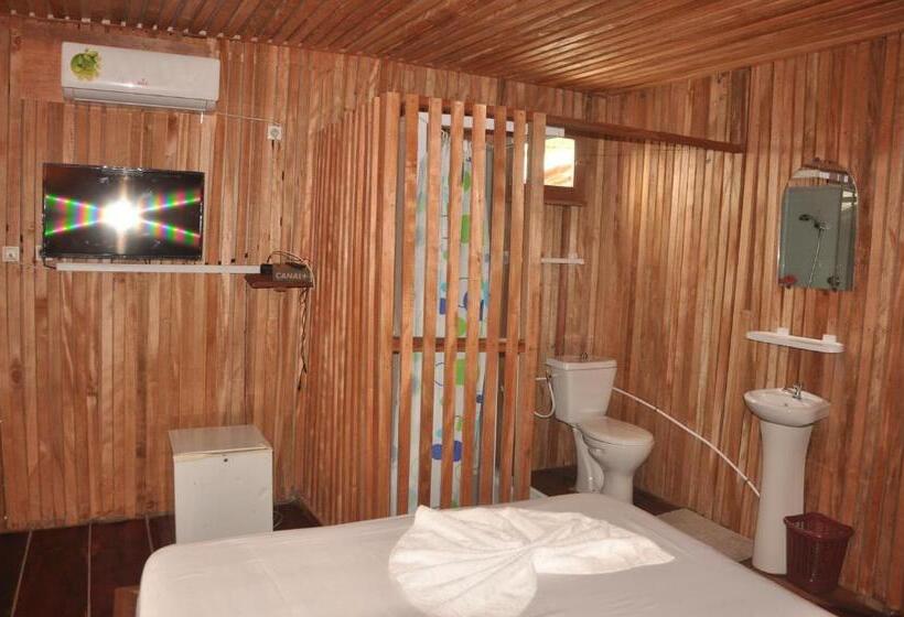 اتاق لوکس با چشم‌انداز دریا, Base Nautique Isonalambo