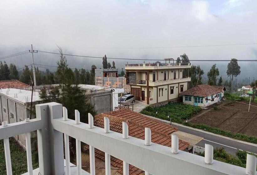 四人标准间, Aaa, Astungkara, Amazing Bromo Villa, Managed By Triple A Tour, Additional Bromo Jeep Tour And Airpo