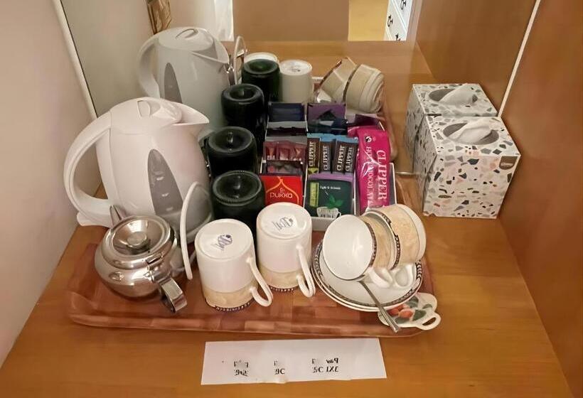 اتاق استاندارد, Phoenix Rise Retreat
