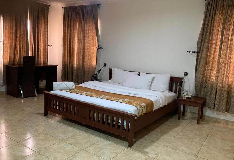 سوییت, Foster Inn