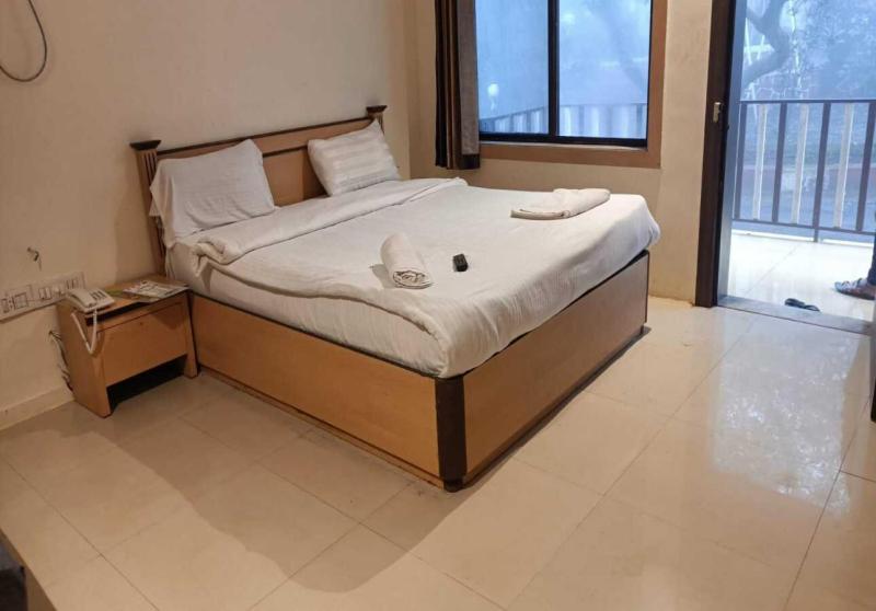 带阳台的豪华间, Ishwar Inn By Joy Suites