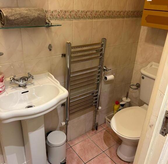 Номер Стандарт, 29 Ansell Road