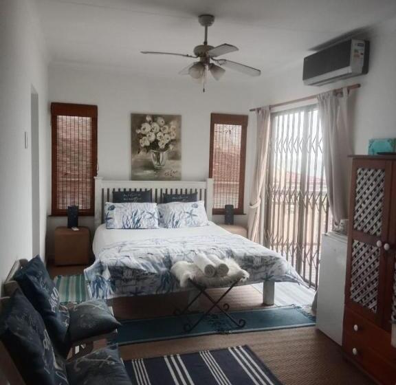 Номер Стандарт Вид на Море с Балконом, Bayview Guest House
