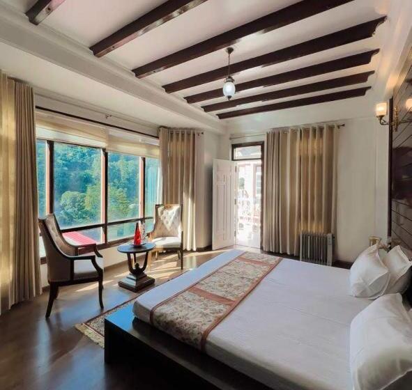 스탠다드 룸 킹사이즈 침대, 7 Oak Sanjauli Bed&breakfast