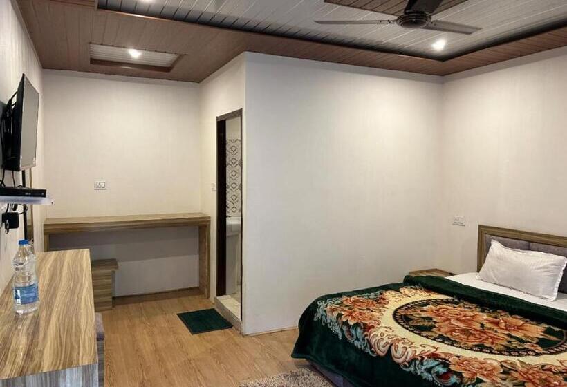 디럭스 4인 룸, Kedar Valley Resorts Kedarnath