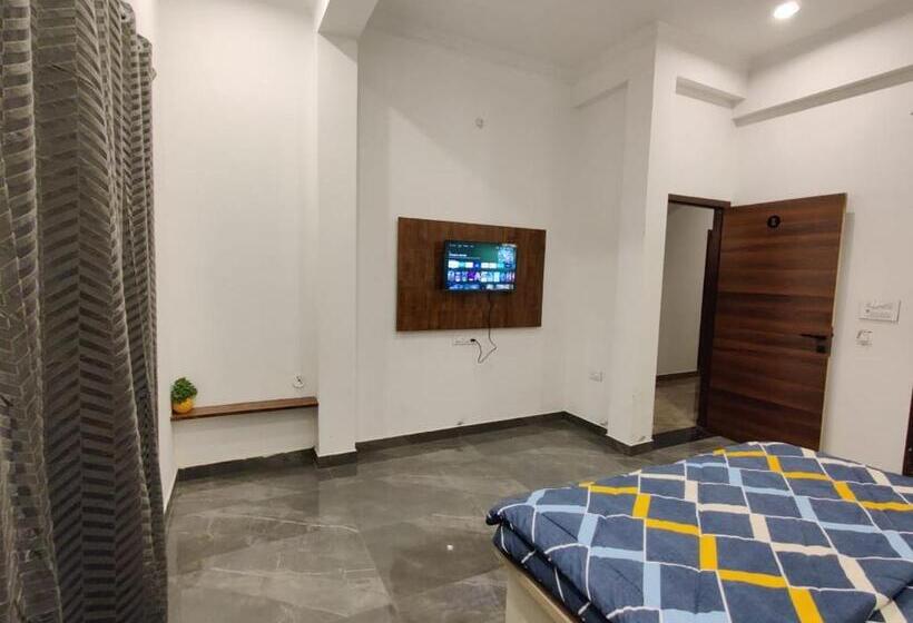高级大房间, Neelkanth Prime Retreat, Kekri
