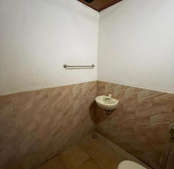 Номер Стандарт, Bhawana Canal View Resort