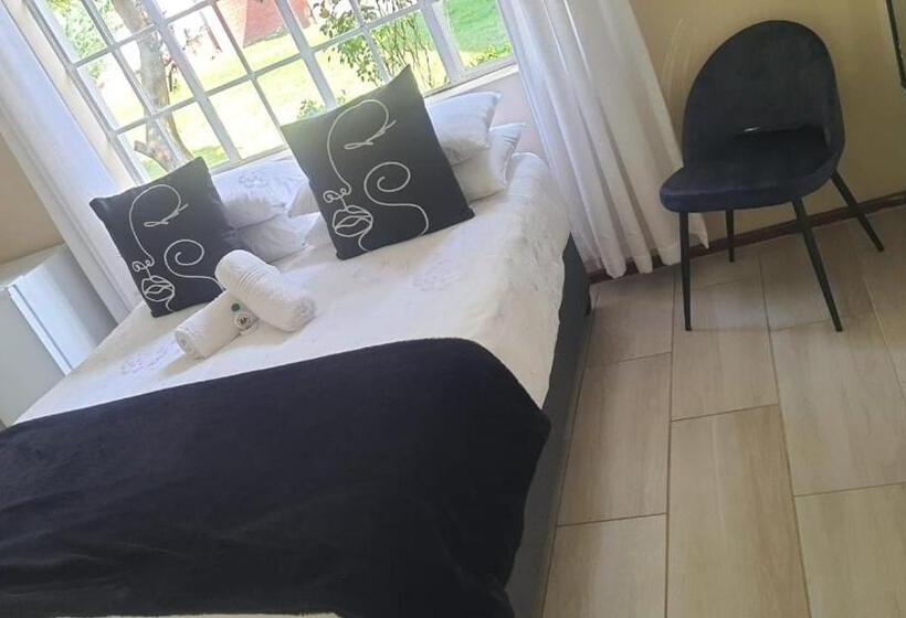Номер Стандарт, Secret Guest House