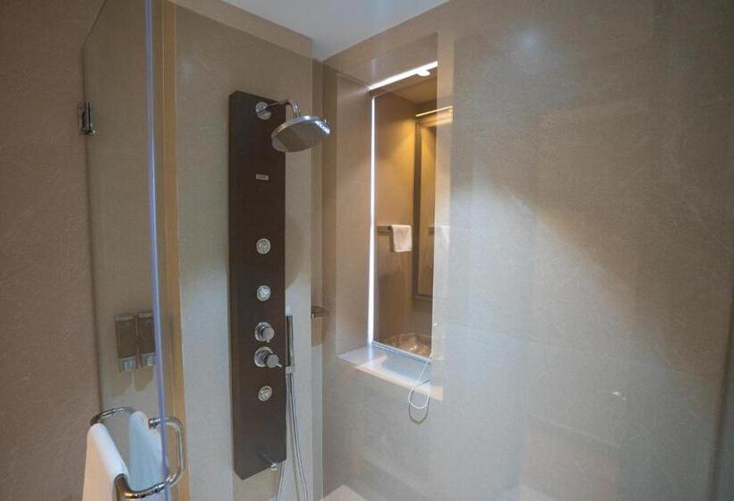 Deluxe Room, Origin Boutique
