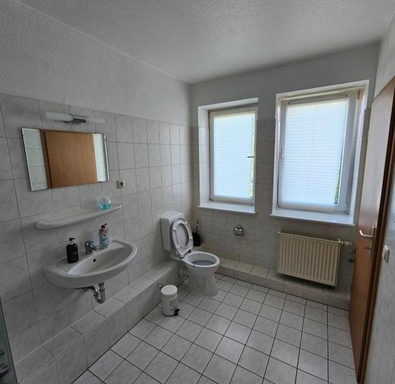 اتاق استاندارد, Private Room With Private Bathroom