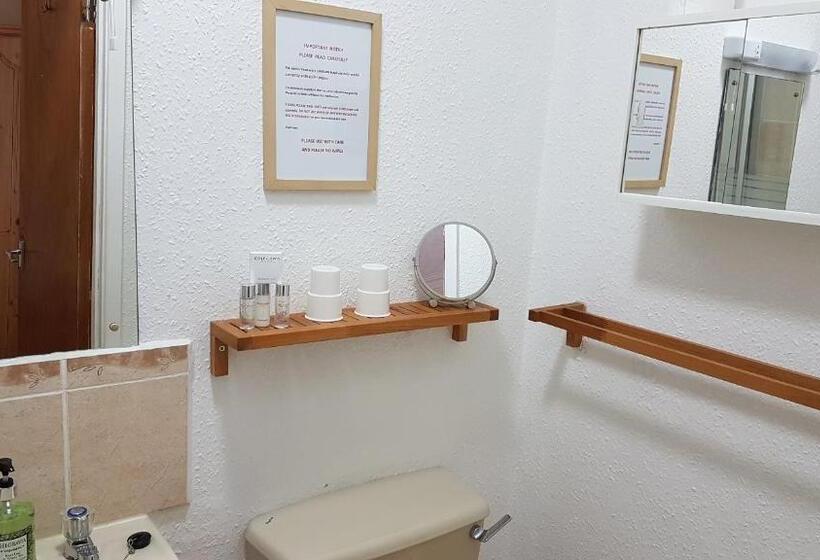 Quarto Estandar, Agar House