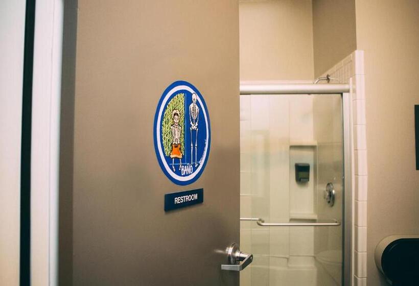 מיטה בחדר משותף, Hi San Diego Downtown Hostel