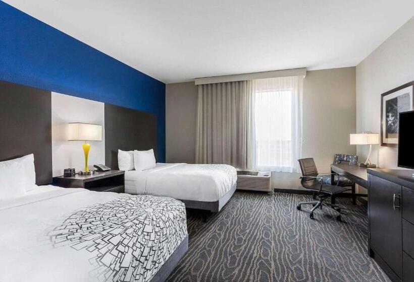 身障者適用スタンダードルーム, La Quinta By Wyndham Odessa North   Sienna Tower