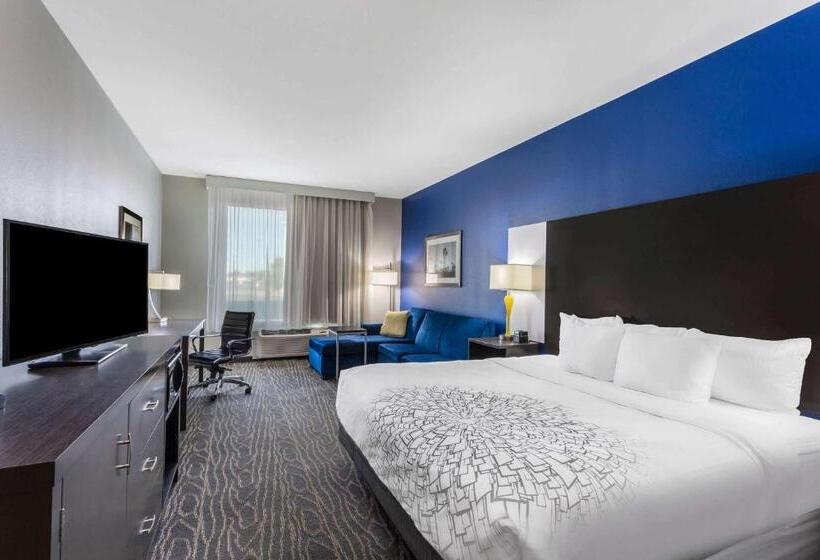 障害者適応デラックスルーム, La Quinta By Wyndham Odessa North   Sienna Tower