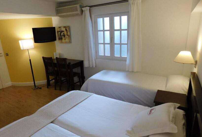 اتاق استاندارد سه نفره, Palacete