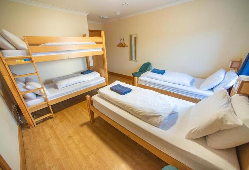 חדר סטנדרטי לארבעה עם חדר אמבטיה משותף, Portree Youth Hostel